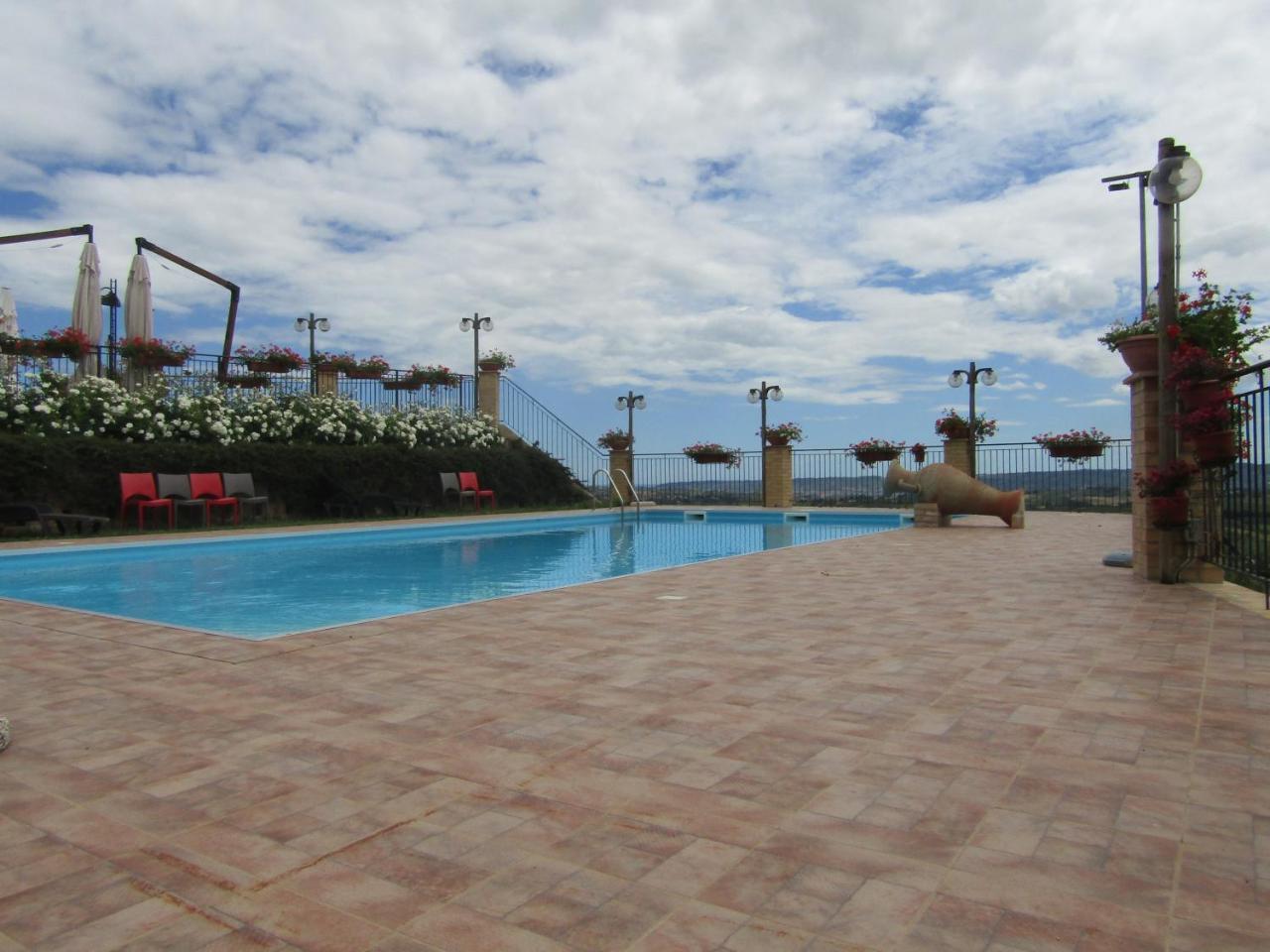 Hotel Opera' Moscufo Exterior photo